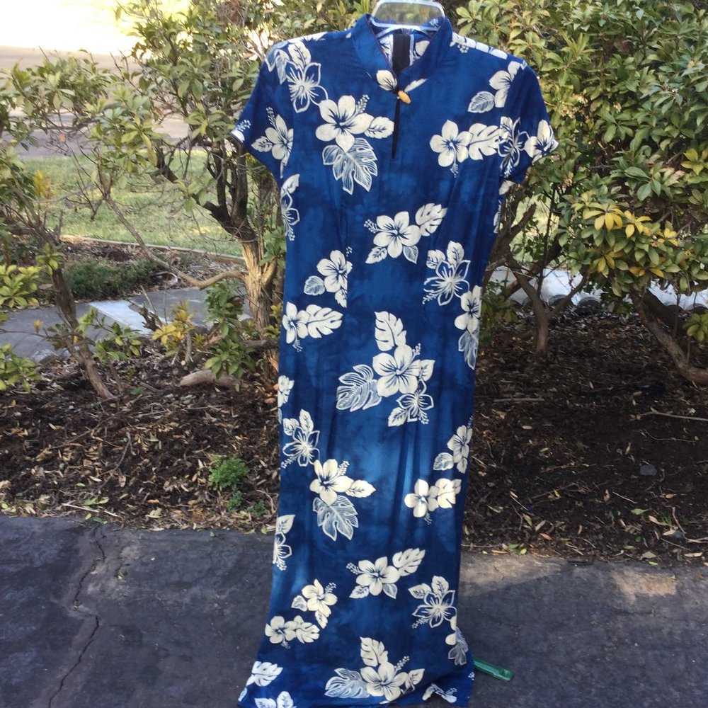 M D Fashion Hawaii Floral Maxi Dress